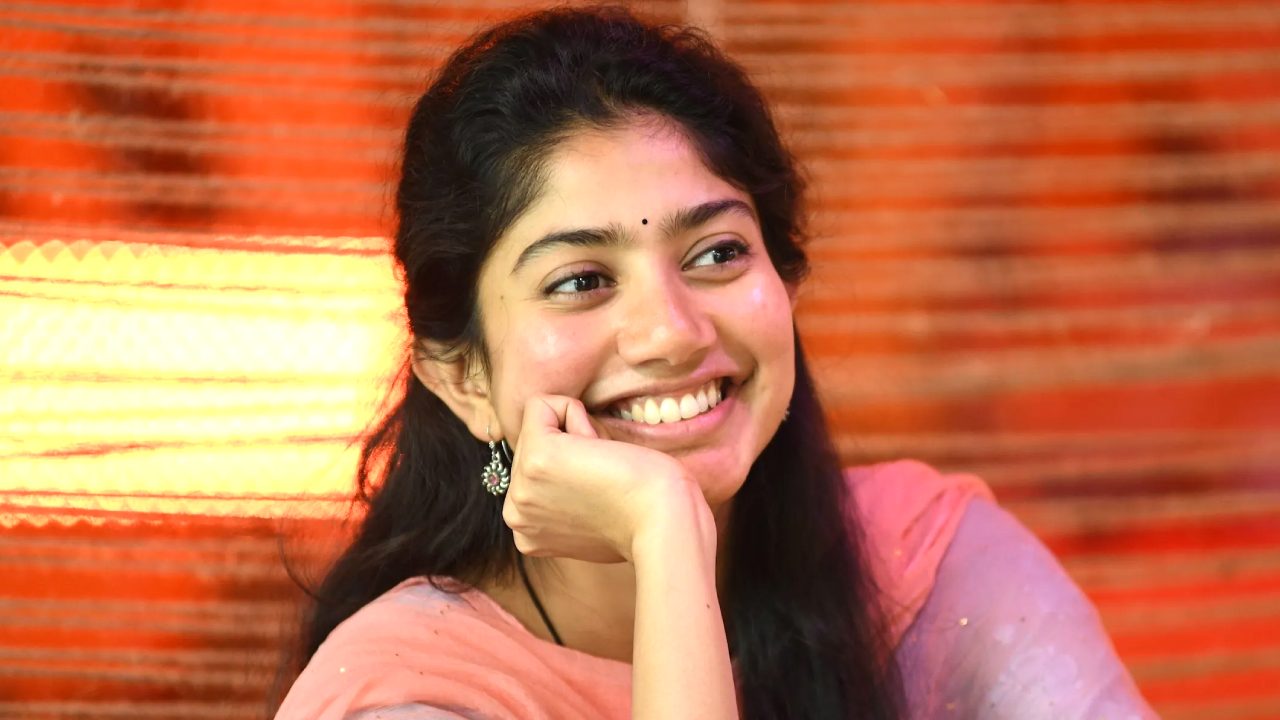 Sai Pallavi: పెళ్లిపై పెదవి విప్పిన సాయి పల్లవి.. అభిమానులకు షాక్! Sai Pallavi: పెళ్లిపై పెదవి విప్పిన సాయి పల్లవి.. అభిమానులకు షాక్!