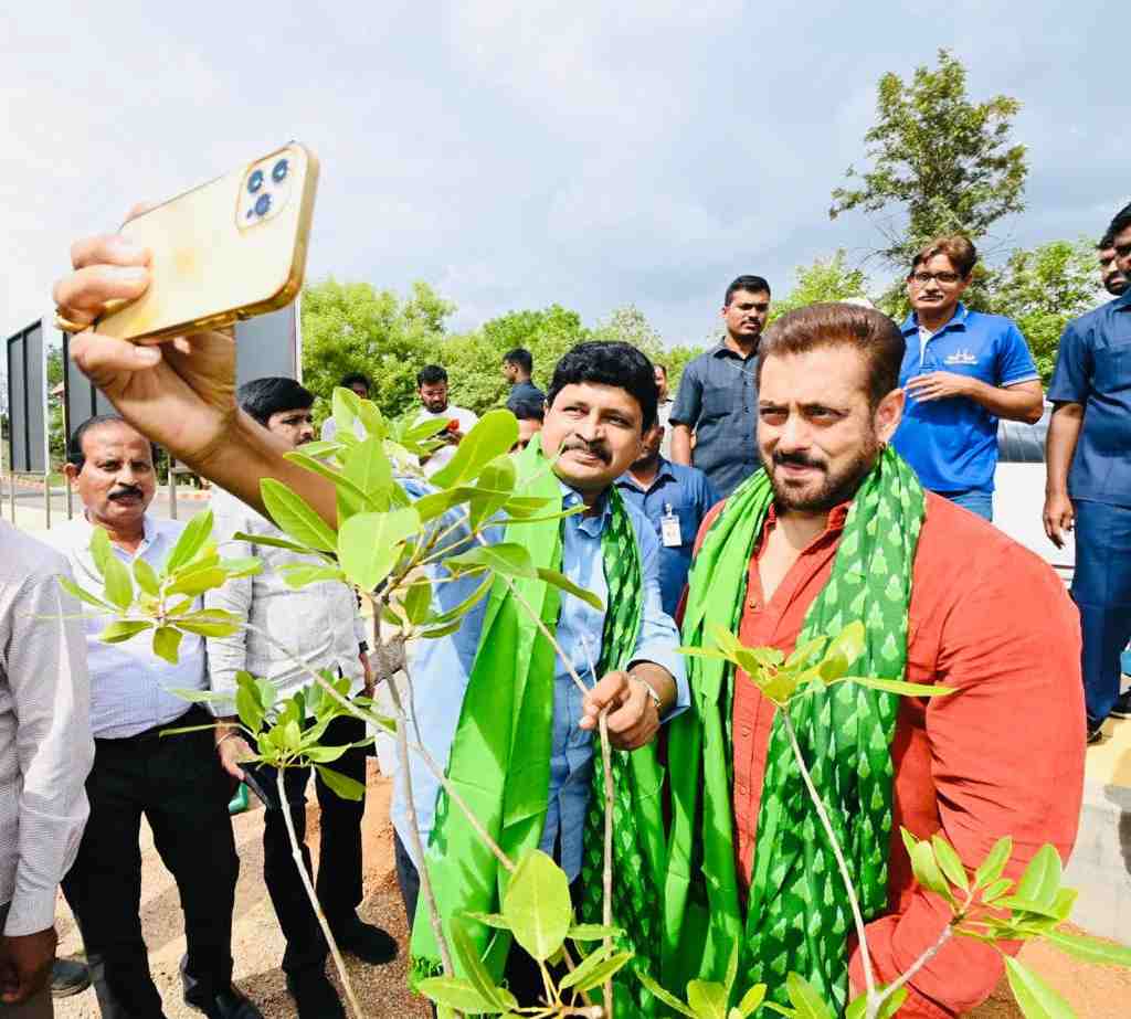 Salman Khan In Green India Challenge
