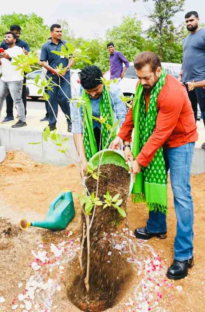 Salman Khan In Green India Challenge