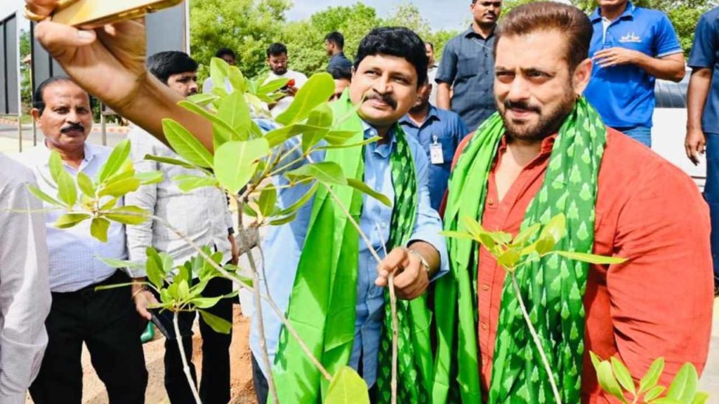Salman Khan Participates In Green India Challenge