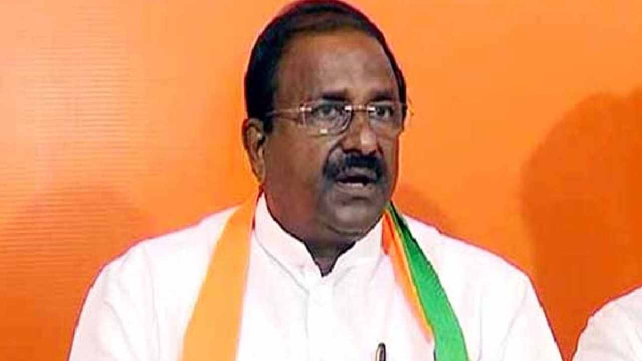 Somu Veerraju: ఉద్యోగిపై దాడి ఘటనలో టీటీడీ స్పందించాలి: సోము వీర్రాజు Somu Veerraju: ఉద్యోగిపై దాడి ఘటనలో టీటీడీ స్పందించాలి: సోము వీర్రాజు