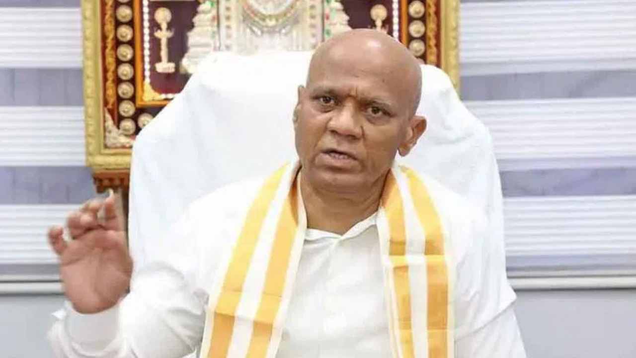 TTD Eo dharma reddy: తిరుమల వెళ్లే భక్తులకు గుడ్న్యూస్.. గంటన్నరలోపే సర్వదర్శనం TTD Eo dharma reddy: తిరుమల వెళ్లే భక్తులకు గుడ్న్యూస్.. గంటన్నరలోపే సర్వదర్శనం