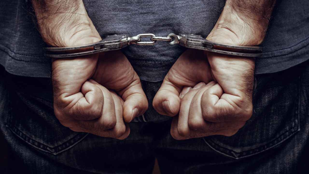 Thief Arrest: ఎం.ఎన్.వో.ముసుగులో చోరీలు.. పట్టుకున్న పోలీసులు Thief Arrest: ఎం.ఎన్.వో.ముసుగులో చోరీలు.. పట్టుకున్న పోలీసులు