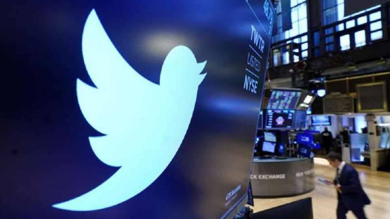 Twitter Account: పాక్ రాయబార కార్యాలయాల అధికారిక ట్విటర్ ఖాతాలను బ్యాన్ చేసిన ఇండియా Twitter Account: పాక్ రాయబార కార్యాలయాల అధికారిక ట్విటర్ ఖాతాలను బ్యాన్ చేసిన ఇండియా