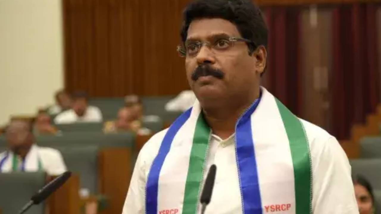 Andhra pradesh : నా కార్యకర్తలను అప్పుల పాలు చేశా..పార్టీ ఆదుకోవాలి : వైసీపీ ఎమ్మెల్యే ఆసక్తికర వ్యాఖ్యలు Andhra pradesh : నా కార్యకర్తలను అప్పుల పాలు చేశా..పార్టీ ఆదుకోవాలి : వైసీపీ ఎమ్మెల్యే ఆసక్తికర వ్యాఖ్యలు