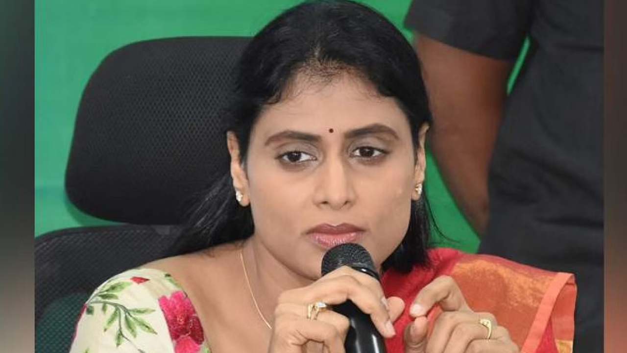 Minor rape case: సీఎం కేసీఆర్పై షర్మిల తీవ్ర స్థాయిలో విమర్శలు.. వాళ్లు కేసీఆర్ ఫ్రెండ్స్ కొడుకులంటూ ఆరోపణ .. Minor rape case: సీఎం కేసీఆర్పై షర్మిల తీవ్ర స్థాయిలో విమర్శలు.. వాళ్లు కేసీఆర్ ఫ్రెండ్స్ కొడుకులంటూ ఆరోపణ ..