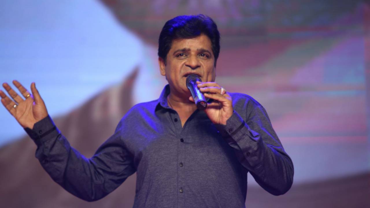 F3 Movie : హిట్ సినిమాని బాగోలేదని ప్రచారం చేస్తున్నారు.. F3 సక్సెస్ మీట్లో సీరియస్ అయిన ఆలీ.. F3 Movie : హిట్ సినిమాని బాగోలేదని ప్రచారం చేస్తున్నారు.. F3 సక్సెస్ మీట్లో సీరియస్ అయిన ఆలీ..