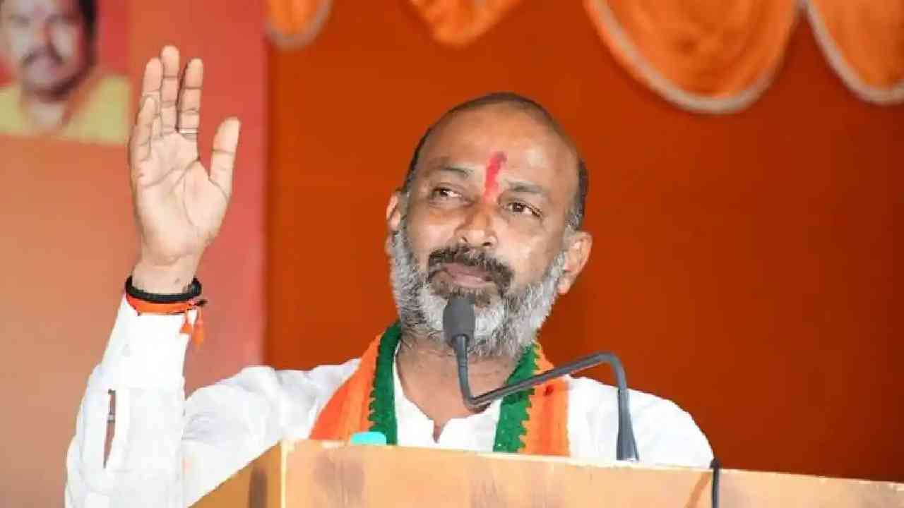 Jubilee Hills : గ్యాంగ్ రేప్ కేసును సీబీఐతో విచారణ జరిపించాలి-బండి సంజయ్ Jubilee Hills : గ్యాంగ్ రేప్ కేసును సీబీఐతో విచారణ జరిపించాలి-బండి సంజయ్