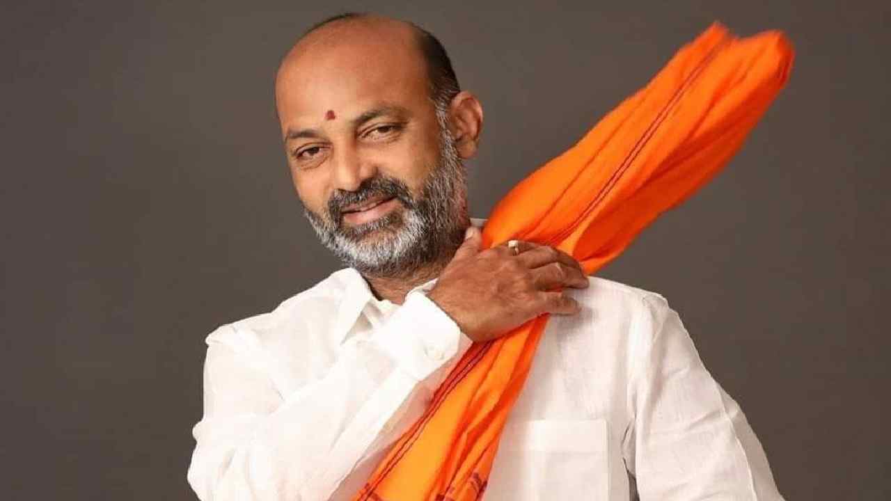 BJP: తెలంగాణలో ఆపరేషన్ ఆకర్ష్కు బీజేపీ మరోసారి సిద్ధం BJP: తెలంగాణలో ఆపరేషన్ ఆకర్ష్కు బీజేపీ మరోసారి సిద్ధం