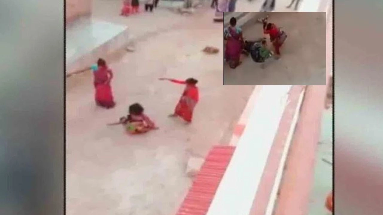 Uttar Pradesh : ఆడ పిల్లలకు జన్మనిచ్చిందని..మహిళపై అత్తింటివారు దాడి, చిత్రహింసలు Uttar Pradesh : ఆడ పిల్లలకు జన్మనిచ్చిందని..మహిళపై అత్తింటివారు దాడి, చిత్రహింసలు