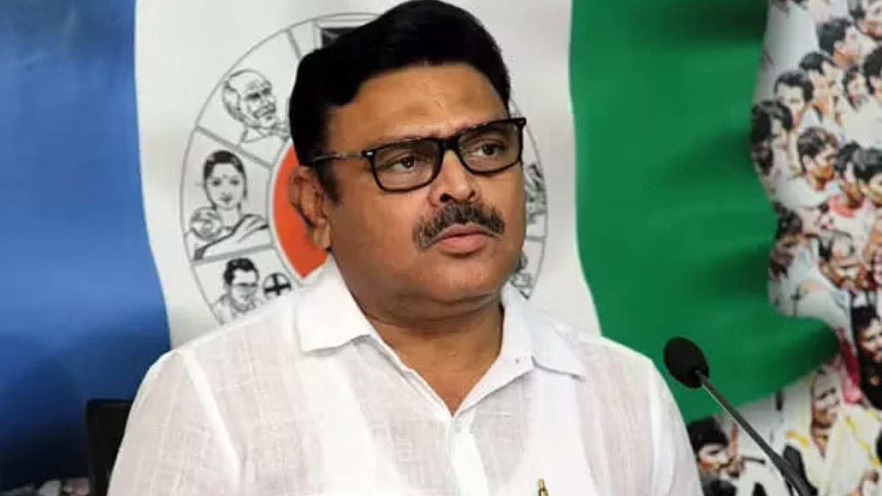 Andra pradesh : ‘గడప గడపకు మన ప్రభుత్వం’ కార్యక్రమంలో మంత్రి అంబటి రాంబాబుకు నిరసన సెగ Andra pradesh : ‘గడప గడపకు మన ప్రభుత్వం’ కార్యక్రమంలో మంత్రి అంబటి రాంబాబుకు నిరసన సెగ