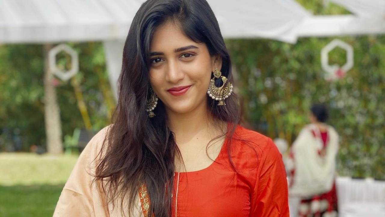 Chandini Chowdary : ఇండస్ట్రీలో కనబడకుండా చేస్తా అని బెదిరించాడు.. Chandini Chowdary : ఇండస్ట్రీలో కనబడకుండా చేస్తా అని బెదిరించాడు..