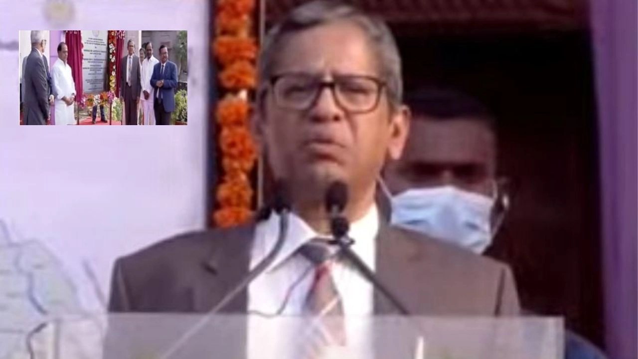 CJI Justice NV Ramana : న్యాయవ్యవస్థలో దేశానికే తెలంగాణ ఆదర్శం : సీజేఐ జస్టిస్ ఎన్వీ రమణ CJI Justice NV Ramana : న్యాయవ్యవస్థలో దేశానికే తెలంగాణ ఆదర్శం : సీజేఐ జస్టిస్ ఎన్వీ రమణ