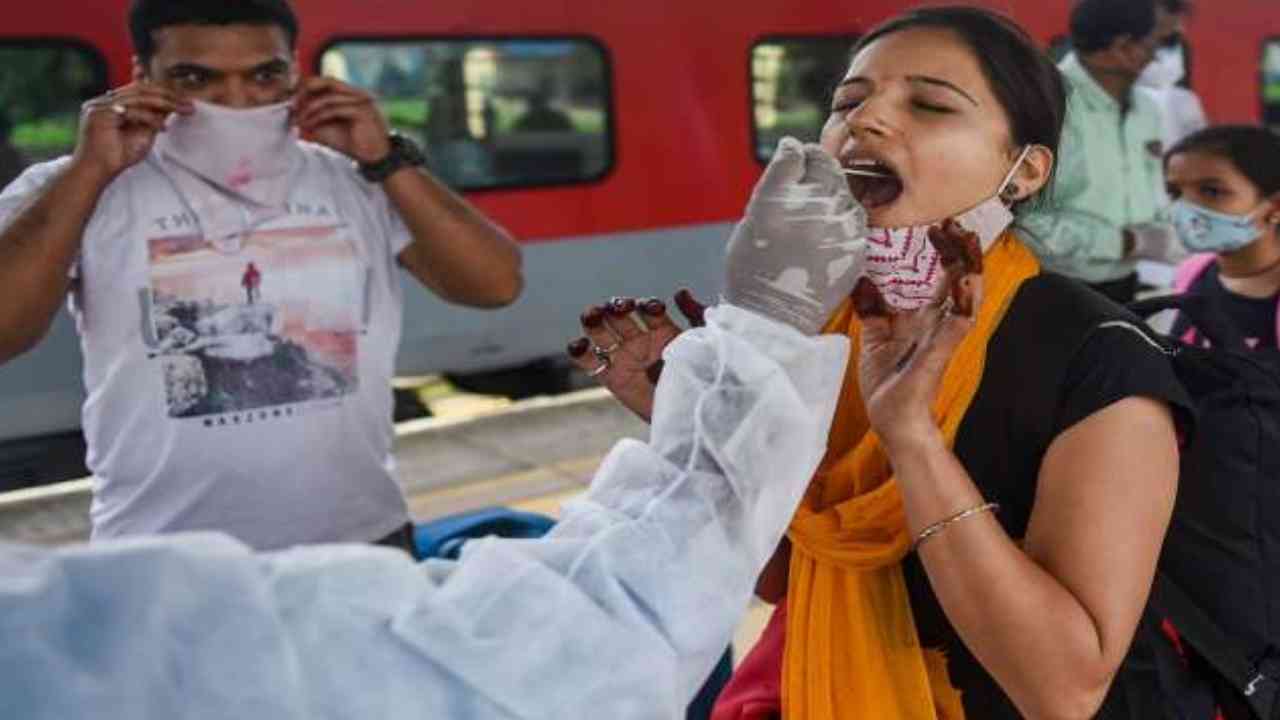 Ts covid: తెలంగాణలో పెరుగుతున్న కొవిడ్ కేసులు.. కొత్తగా ఎన్నంటే.. Ts covid: తెలంగాణలో పెరుగుతున్న కొవిడ్ కేసులు.. కొత్తగా ఎన్నంటే..