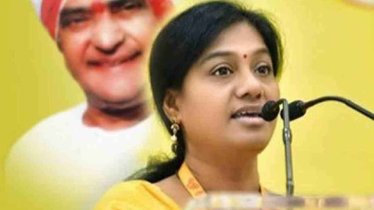 Social Media Effect : టీడీపీ నాయకురాలు గౌతు శిరీషకు సీఐడీ నోటీసులు Social Media Effect : టీడీపీ నాయకురాలు గౌతు శిరీషకు సీఐడీ నోటీసులు