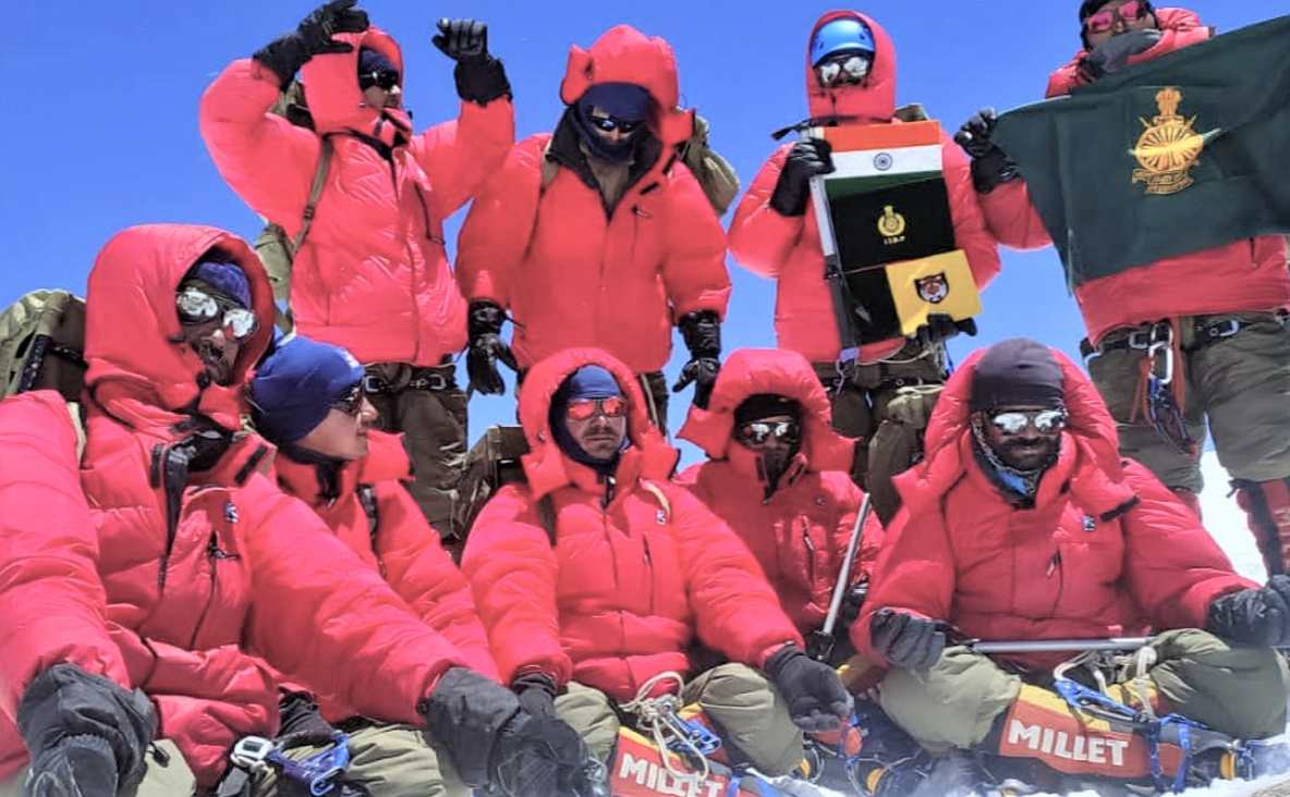 ITBP New record: ఇరవై నాలుగు వేల అడుగుల ఎత్తులో యోగా.. ఐటీబీపీ సరికొత్త రికార్డు ITBP New record: ఇరవై నాలుగు వేల అడుగుల ఎత్తులో యోగా.. ఐటీబీపీ సరికొత్త రికార్డు