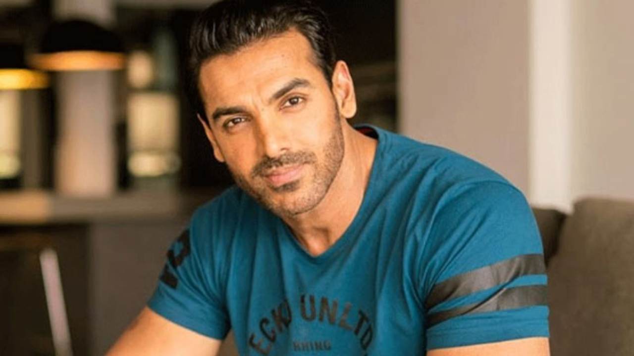 John Abraham : మరోసారి నోరు పారేసుకున్న జాన్ అబ్రహం.. ట్రోల్ చేస్తున్న నెటిజన్లు.. John Abraham : మరోసారి నోరు పారేసుకున్న జాన్ అబ్రహం.. ట్రోల్ చేస్తున్న నెటిజన్లు..