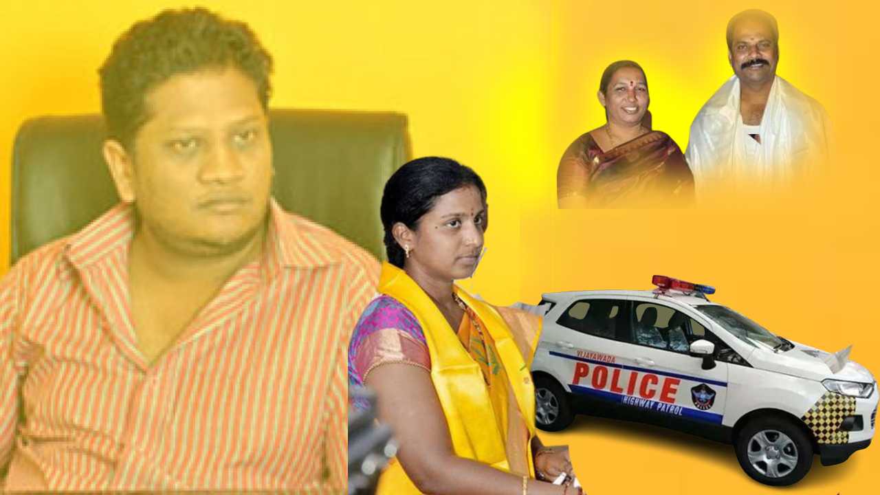 Katari Hemalatha: రోడ్డుపై బైఠాయించిన కఠారి హేమలత.. పోలీస్ జీప్ మీదకు రావడంతో.. Katari Hemalatha: రోడ్డుపై బైఠాయించిన కఠారి హేమలత.. పోలీస్ జీప్ మీదకు రావడంతో..