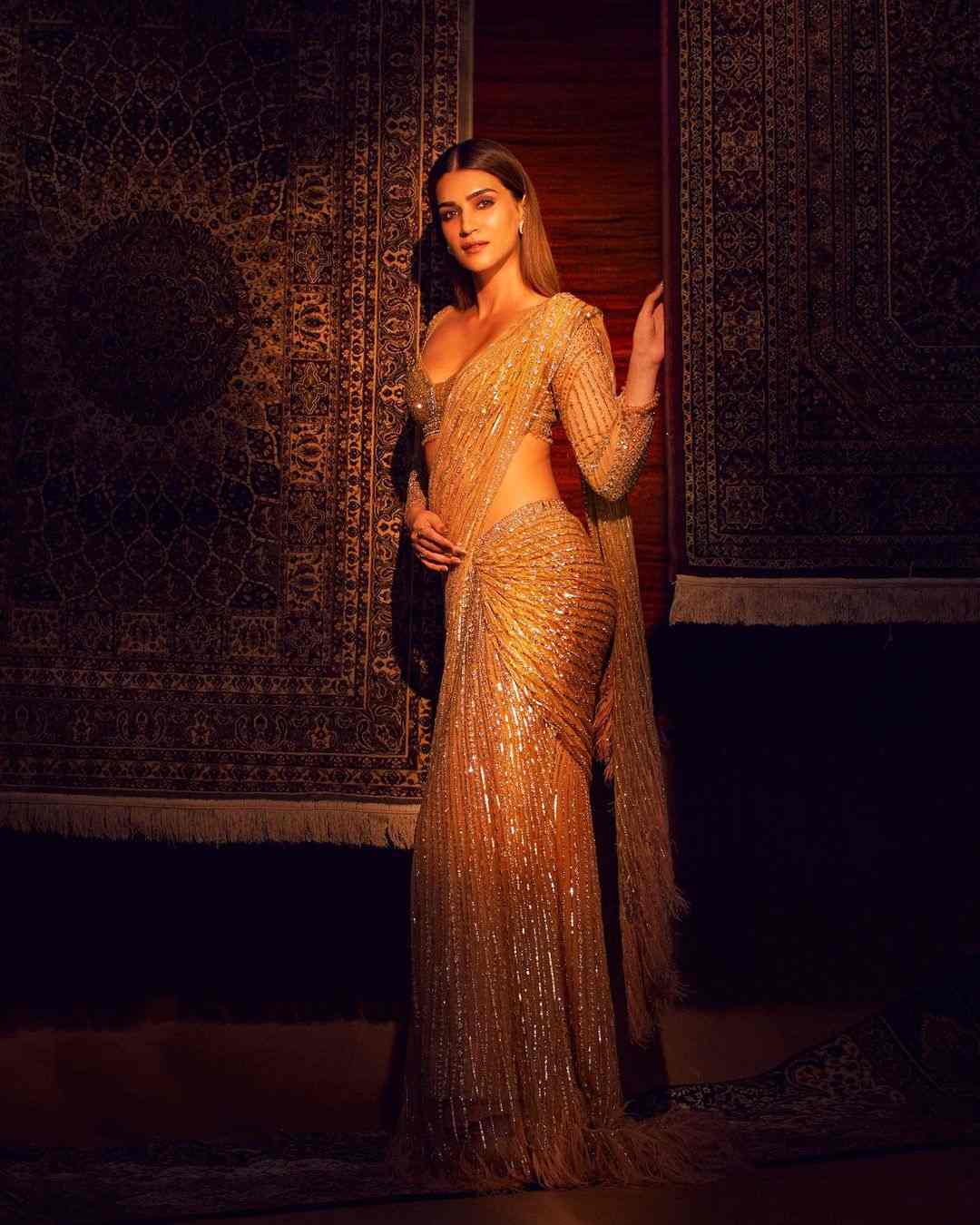 Kriti Sanon photos in Gold Saree        Pc@Instagram
