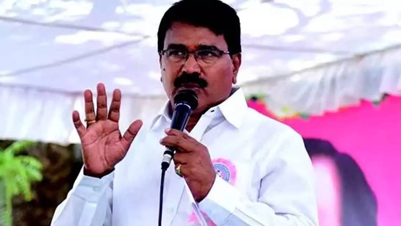 Minister Niranjan Reddy: 28నుంచి రైతుల ఖాతాల్లోకి రైతు బంధు నిధులు.. ఆ విధానం ఖచ్చితంగా పాటించాలి Minister Niranjan Reddy: 28నుంచి రైతుల ఖాతాల్లోకి రైతు బంధు నిధులు.. ఆ విధానం ఖచ్చితంగా పాటించాలి