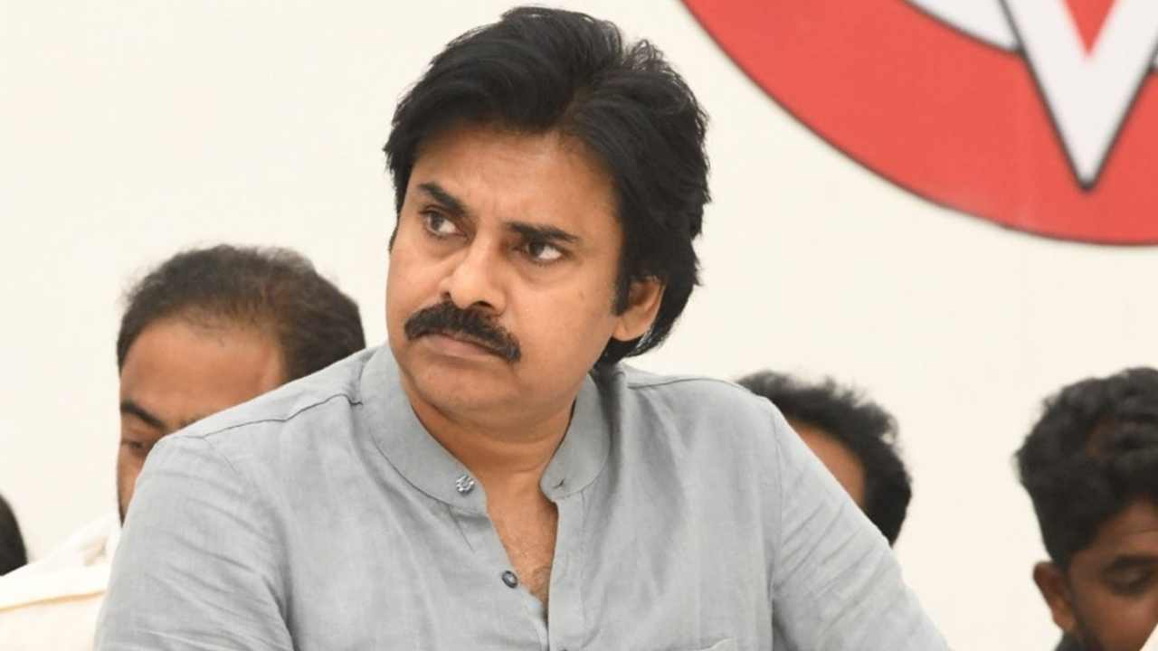 Pawan Kalyan: దసరా తర్వాత వైసీపీ నాయకుల సంగతి చూస్తాం.. అప్పటి వరకు భరిస్తాం Pawan Kalyan: దసరా తర్వాత వైసీపీ నాయకుల సంగతి చూస్తాం.. అప్పటి వరకు భరిస్తాం