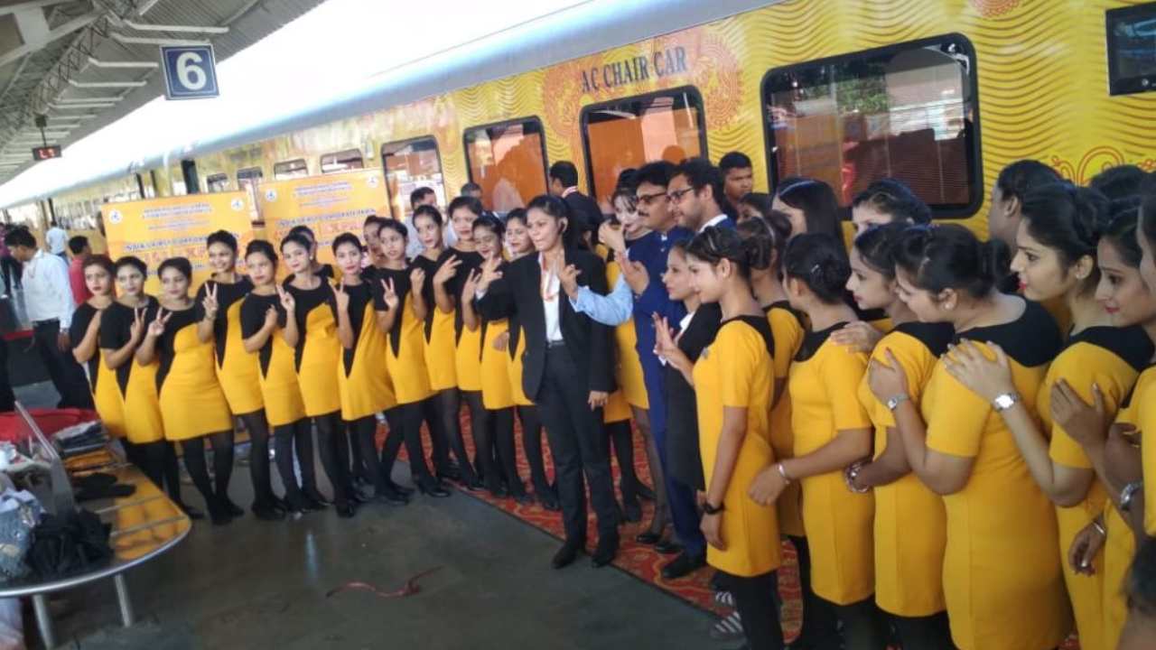 Private Train: తొలి ప్రైవేటు రైలు ప్రారంభం Private Train: తొలి ప్రైవేటు రైలు ప్రారంభం