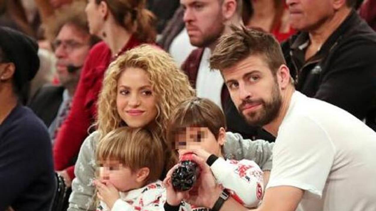 Pop-star Shakira: 11 ఏళ్ల వైవాహిక జీవితానికి స్వస్తి చెప్పిన పాప్ స్టార్ షకీరా: భర్తతో విడాకులు తీసుకుంటున్నట్టు ప్రకటన Pop-star Shakira: 11 ఏళ్ల వైవాహిక జీవితానికి స్వస్తి చెప్పిన పాప్ స్టార్ షకీరా: భర్తతో విడాకులు తీసుకుంటున్నట్టు ప్రకటన