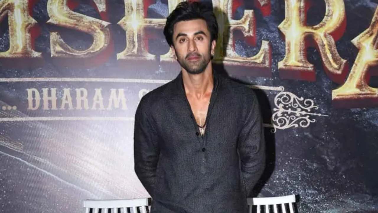 Ranbir Kapoor : రణబీర్ కారుకి యాక్సిడెంట్.. ఇవాళ నా అదృష్టం.. లేకపోతే.. Ranbir Kapoor : రణబీర్ కారుకి యాక్సిడెంట్.. ఇవాళ నా అదృష్టం.. లేకపోతే..