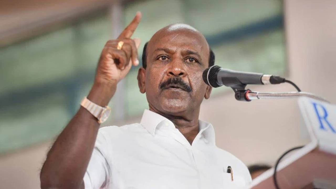 Tamil Nadu: ఉత్తర భారత్ విద్యార్థులు తమిళనాడులో కరోనా వ్యాపింపజేస్తున్నారు: తమిళనాడు మంత్రి Tamil Nadu: ఉత్తర భారత్ విద్యార్థులు తమిళనాడులో కరోనా వ్యాపింపజేస్తున్నారు: తమిళనాడు మంత్రి