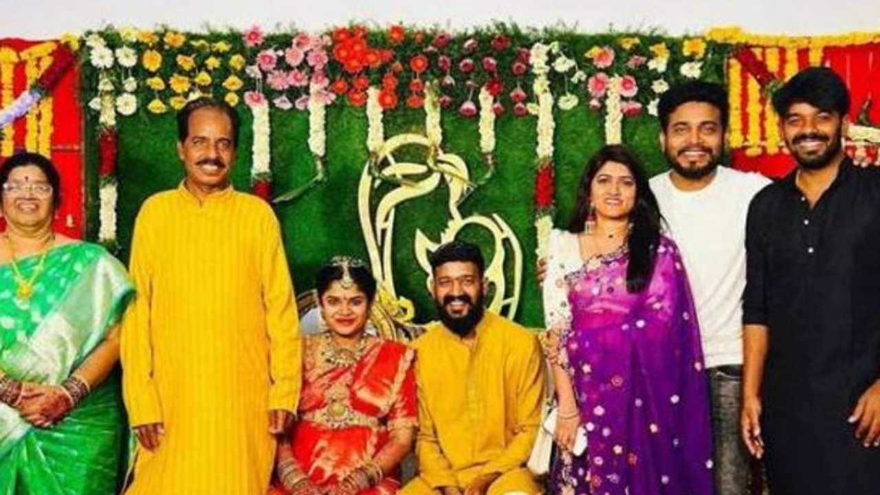 Sudigali Sudheer : పెదనాన్న అయిన సుధీర్.. నీ పెళ్లి ఎప్పుడు అంటూ అభిమానులు.. Sudigali Sudheer : పెదనాన్న అయిన సుధీర్.. నీ పెళ్లి ఎప్పుడు అంటూ అభిమానులు..