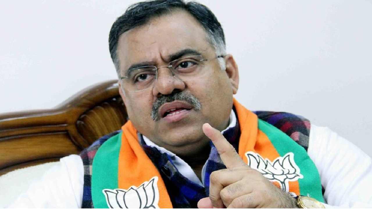 Jubilee Hills Rape Case: దోషులను రక్షించేందుకు పోలీసుల యత్నం: బీజేపీ నేత తరుణ్ చుగ్ Jubilee Hills Rape Case: దోషులను రక్షించేందుకు పోలీసుల యత్నం: బీజేపీ నేత తరుణ్ చుగ్