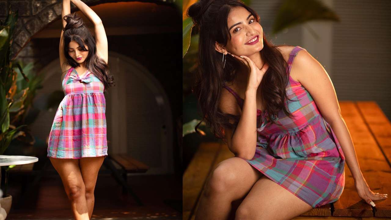 Ananya Nagalla : వామ్మో.. తొడలు చూపిస్తూ రెచ్చిపోయిన వకీల్ సాబ్ భామ..