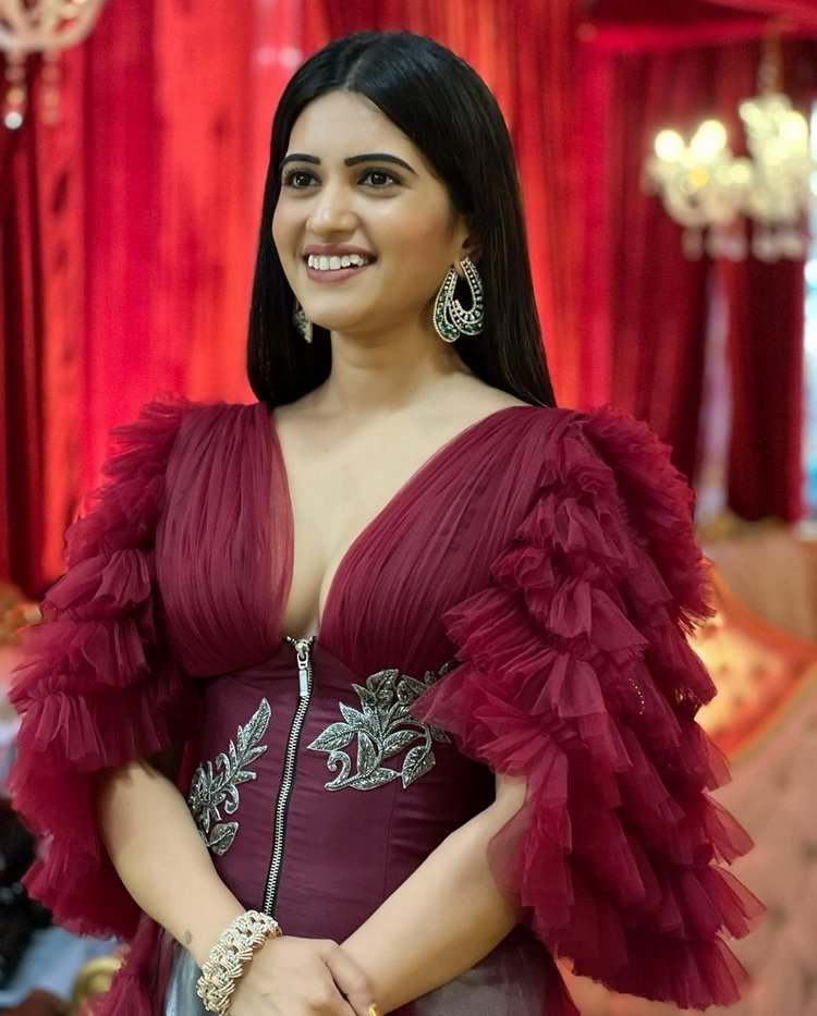 Anchor Sravanthi Hot Pics Goes Viral001