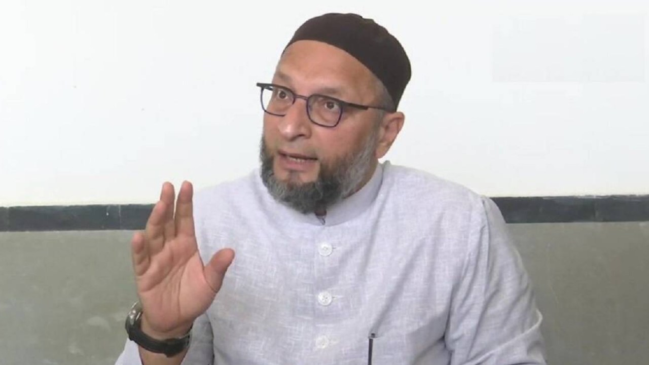 Asaduddin Owaisi on protests: వీలైనంత త్వరగా రాజాసింగ్ను జైలుకు పంపాలి: అసదుద్దీన్ ఒవైసీ Asaduddin Owaisi on protests: వీలైనంత త్వరగా రాజాసింగ్ను జైలుకు పంపాలి: అసదుద్దీన్ ఒవైసీ