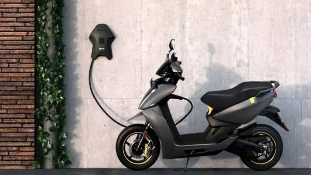 Ather Energy Electric Scooter: ఏథర్ ఎనర్జీ నుండి 450ఎక్స్ మూడవ తరం ఎలక్ట్రిక్ స్కూటర్ విడుదల.. ధర ఎంతంటే? Ather Energy Electric Scooter: ఏథర్ ఎనర్జీ నుండి 450ఎక్స్ మూడవ తరం ఎలక్ట్రిక్ స్కూటర్ విడుదల.. ధర ఎంతంటే?