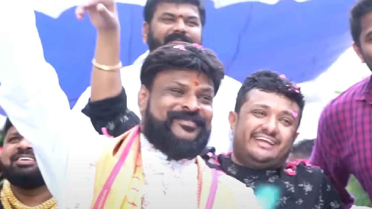 Chikoti Praveen : ఒక్కొక్కటిగా వెలుగులోకి క్యాసినో డాన్ చికోటి ప్రవీణ్ చీకటి బాగోతాలు Chikoti Praveen : ఒక్కొక్కటిగా వెలుగులోకి క్యాసినో డాన్ చికోటి ప్రవీణ్ చీకటి బాగోతాలు