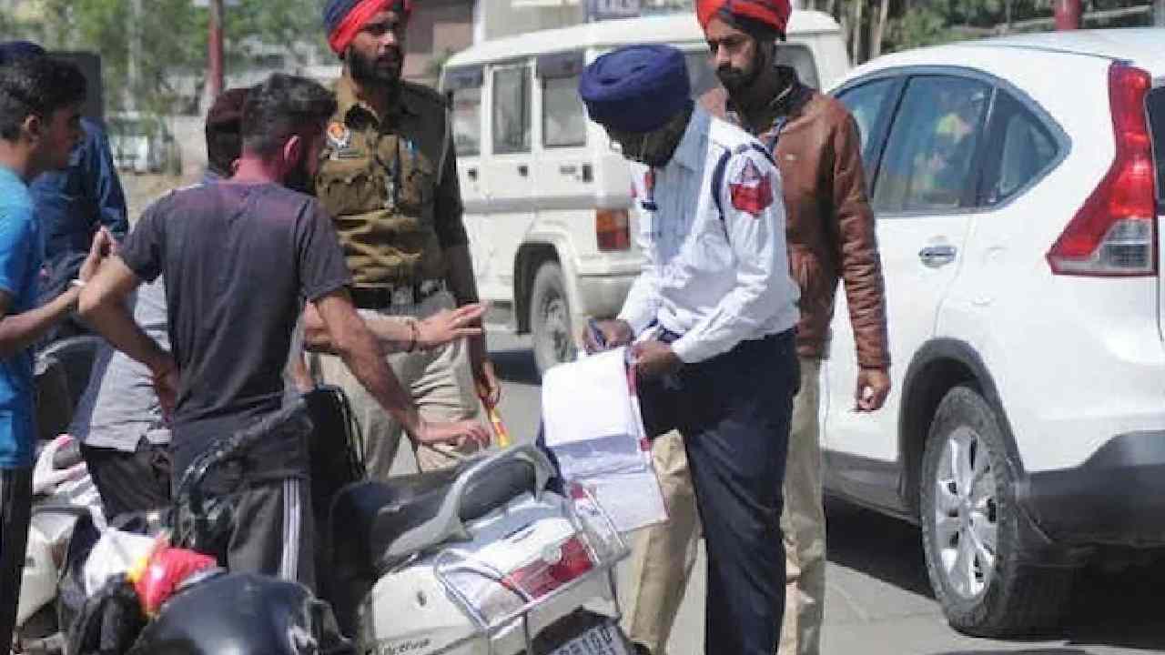 Drunk and Drive : డ్రంక్ అండ్ డ్రైవ్లో దొరికారో…ఇక మీ రక్తం పీల్చుడే.. Drunk and Drive : డ్రంక్ అండ్ డ్రైవ్లో దొరికారో…ఇక మీ రక్తం పీల్చుడే..