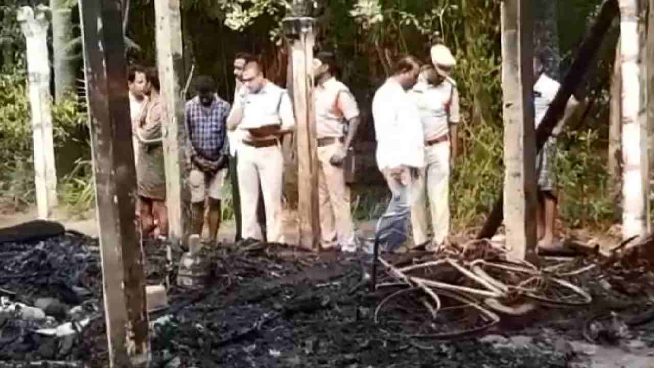 Fire Accident : అగ్ని ప్రమాదంలో తల్లీ,కూతురు సజీవ దహనం Fire Accident : అగ్ని ప్రమాదంలో తల్లీ,కూతురు సజీవ దహనం