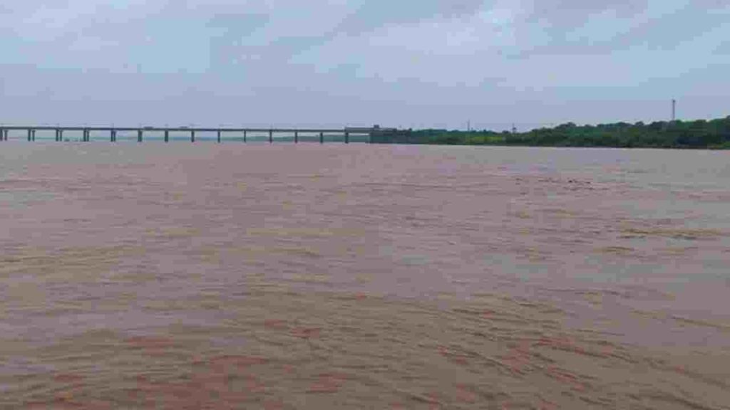 Godavari Flood 1