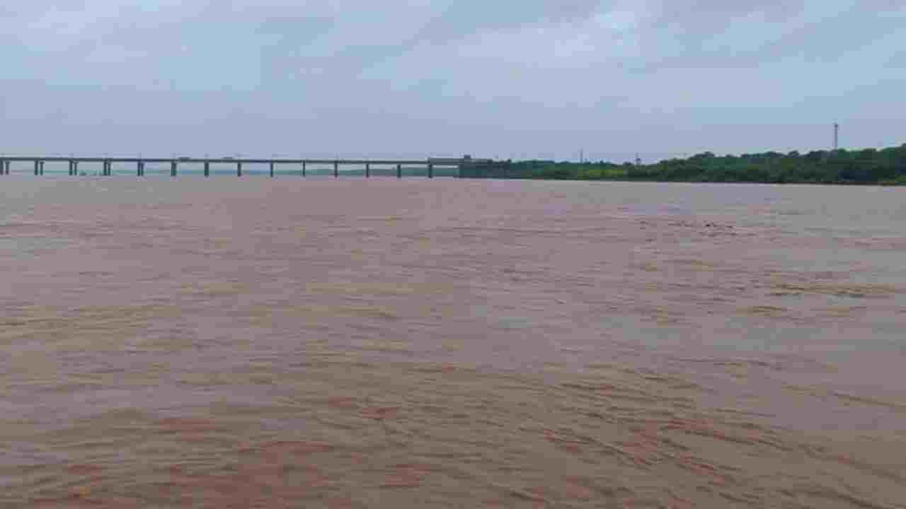 Godavari floods: భద్రాద్రి వద్ద గోదావరి 66అడుగులు దాటింది ఎన్నిసార్లో తెలుసా? ఈసారి కొత్త రికార్డు నమోదవుతుందా? Godavari floods: భద్రాద్రి వద్ద గోదావరి 66అడుగులు దాటింది ఎన్నిసార్లో తెలుసా? ఈసారి కొత్త రికార్డు నమోదవుతుందా?