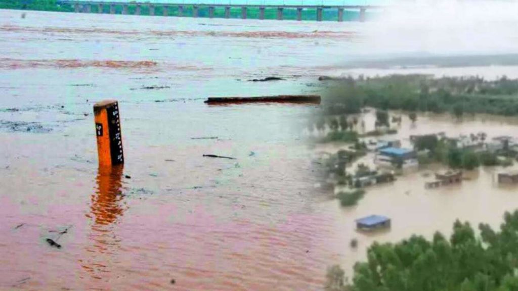 Godavari River Telangana Godavari River Crossed 62.80 Feet Level At Bhadrachalam