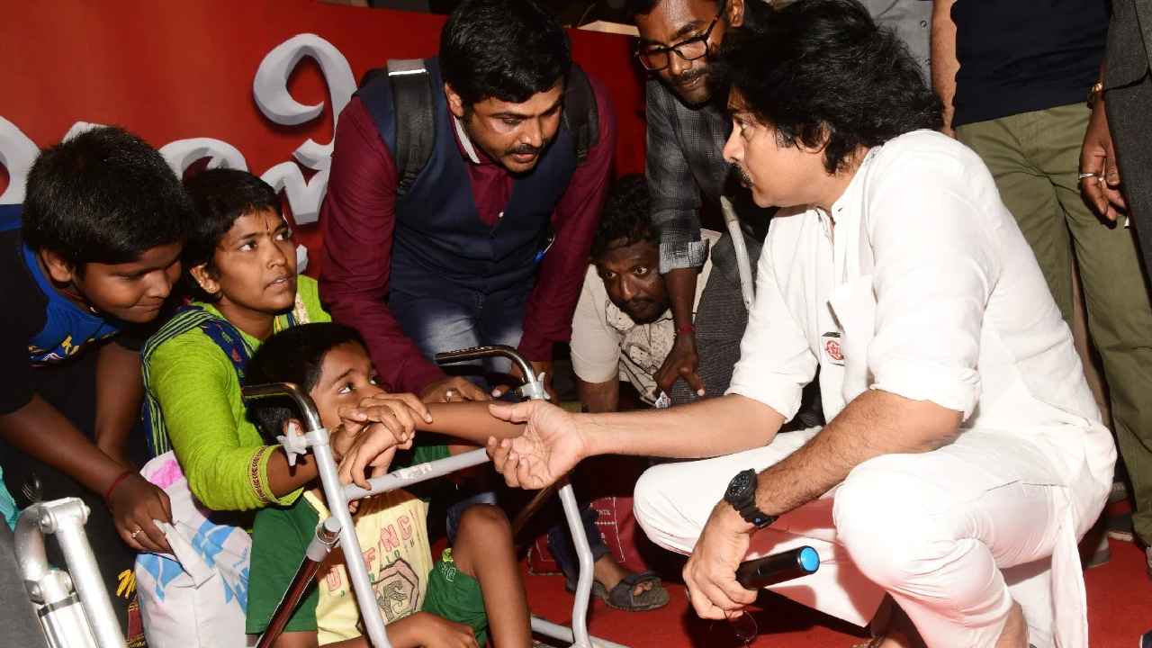 Janasena Janavani : పవన్ జనవాణికి విశేష స్పందన.. భారీగా వచ్చిన బాధితులు Janasena Janavani : పవన్ జనవాణికి విశేష స్పందన.. భారీగా వచ్చిన బాధితులు