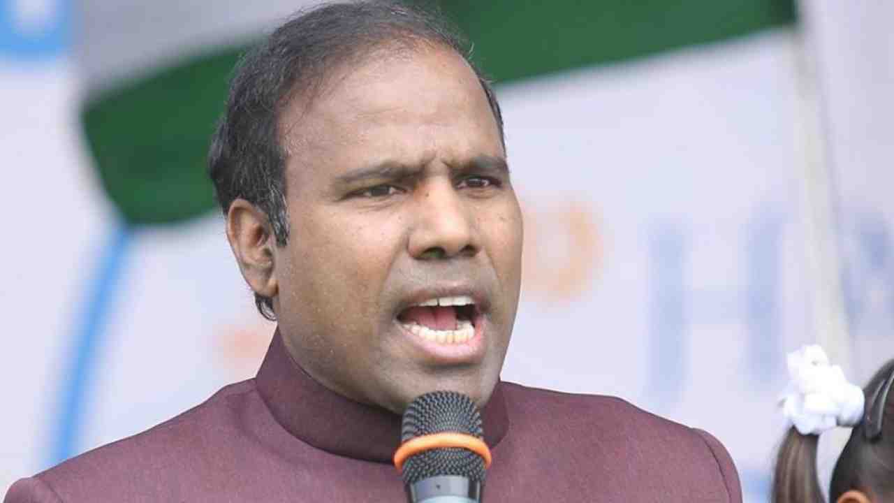 KA Paul: ఎకనామిక్ సమ్మిట్ పెట్టండంటే మోదీ పెట్టడం లేదు.. 8లక్షల కోట్లు తెస్తా KA Paul: ఎకనామిక్ సమ్మిట్ పెట్టండంటే మోదీ పెట్టడం లేదు.. 8లక్షల కోట్లు తెస్తా