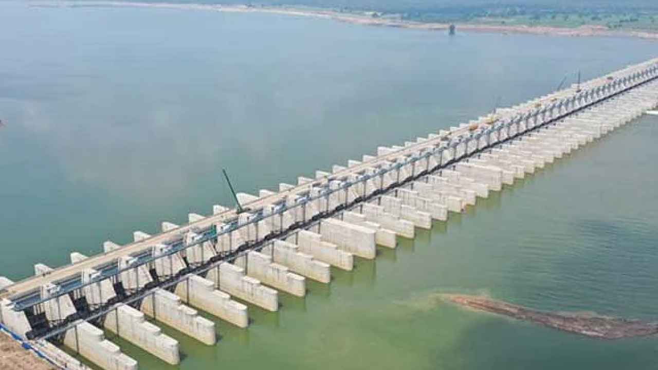 Kaleshwaram Project : జాతీయ హోదా కల్పించలేము.. కాళేశ్వరం ప్రాజెక్ట్పై కేంద్రం కీలక ప్రకటన Kaleshwaram Project : జాతీయ హోదా కల్పించలేము.. కాళేశ్వరం ప్రాజెక్ట్పై కేంద్రం కీలక ప్రకటన
