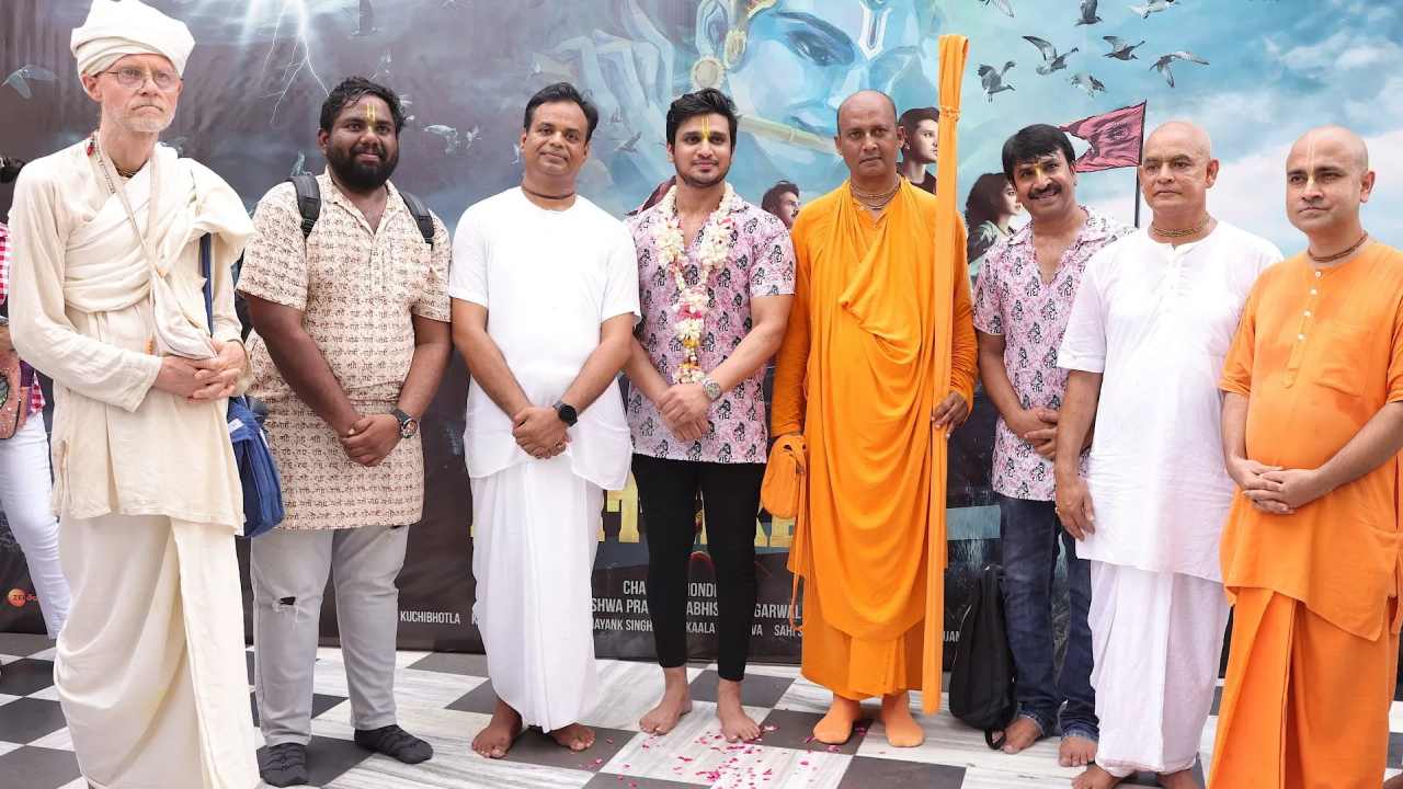 Karthikeya 2 Team Visits Iskcon Temple At Vrindavan