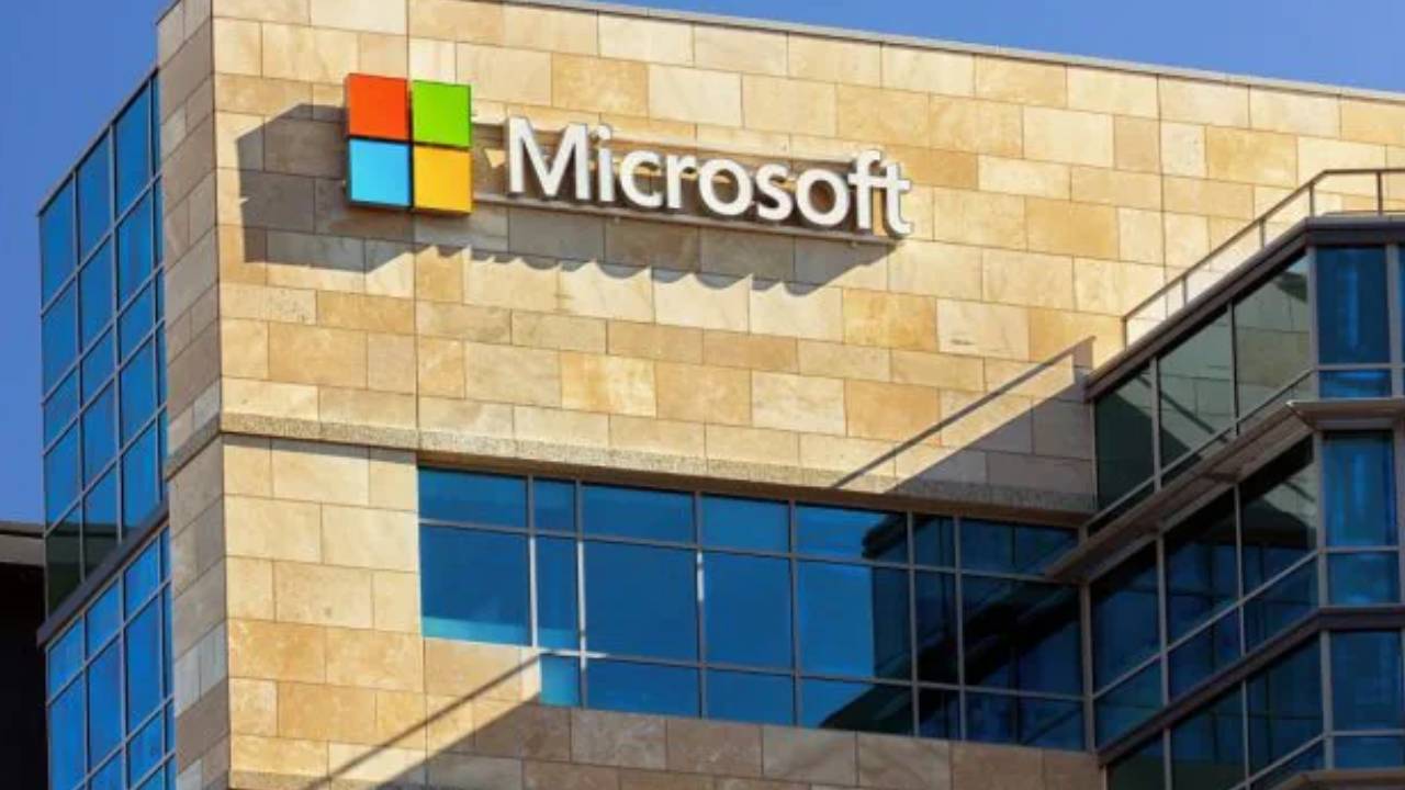 Microsoft Lays Off 1800 Employees As Part Of Restructuring Process, To Hire More (2)