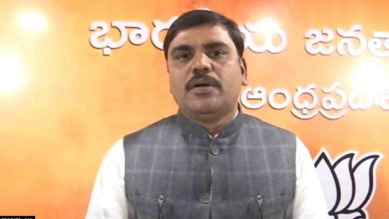 Modi Meeting: భీమవరంలో మోదీ సభ సజావుగా సాగుతుంది: విష్ణు వర్ధన్ రెడ్డి Modi Meeting: భీమవరంలో మోదీ సభ సజావుగా సాగుతుంది: విష్ణు వర్ధన్ రెడ్డి