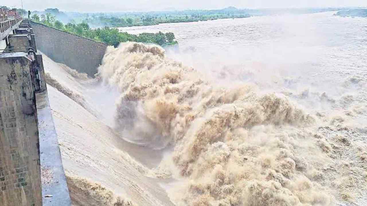 Minister Indrakaran Reddy: కడెం ప్రాజెక్టుకు ఎలాంటి ఢోకా లేదు.. ఆందోళన చెందాల్సిన అవసరంలేదు.. Minister Indrakaran Reddy: కడెం ప్రాజెక్టుకు ఎలాంటి ఢోకా లేదు.. ఆందోళన చెందాల్సిన అవసరంలేదు..
