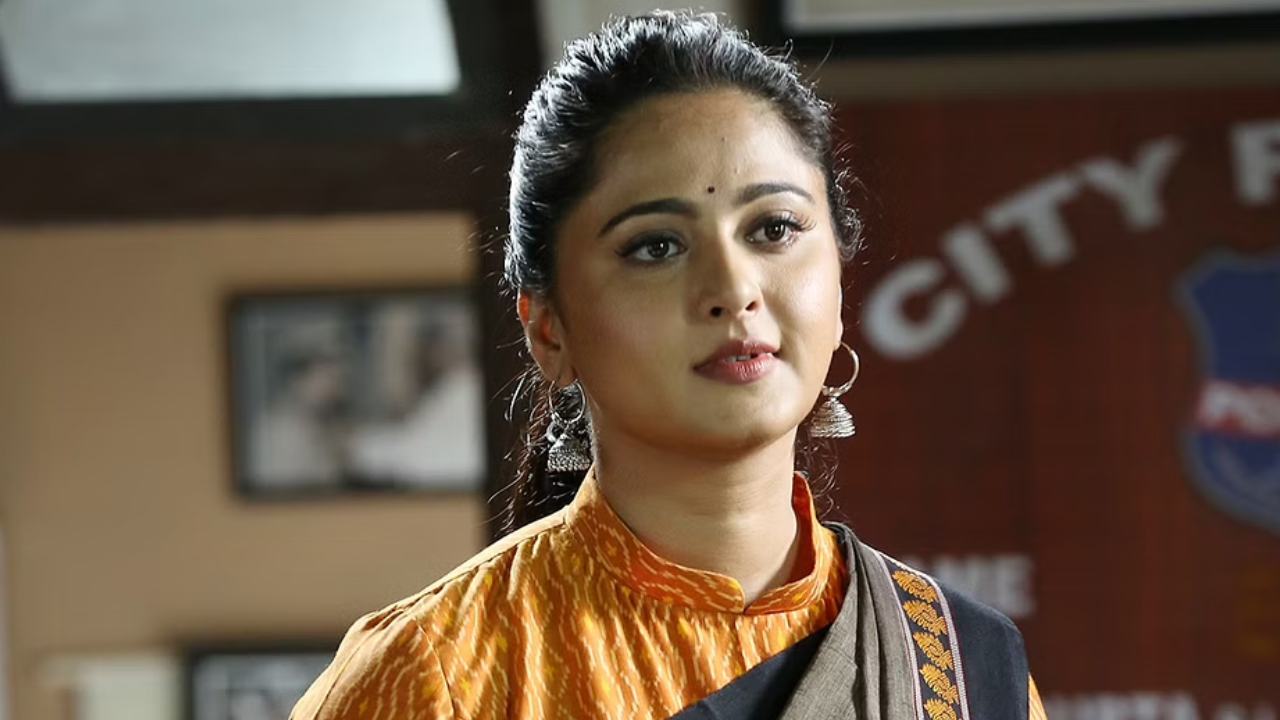 Anushka: స్వీటీ.. ఇప్పట్లో వచ్చేలా లేదుగా! Anushka: స్వీటీ.. ఇప్పట్లో వచ్చేలా లేదుగా!