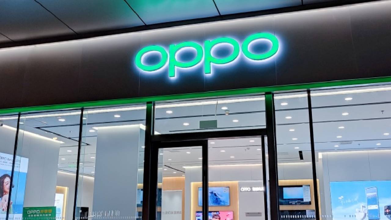 Oppo: మరో చైనా కంపెనీ మోసం.. నాలుగు వేల కోట్ల కస్టమ్స్ డ్యూటీ ఎగ్గొట్టిన ఒప్పో Oppo: మరో చైనా కంపెనీ మోసం.. నాలుగు వేల కోట్ల కస్టమ్స్ డ్యూటీ ఎగ్గొట్టిన ఒప్పో